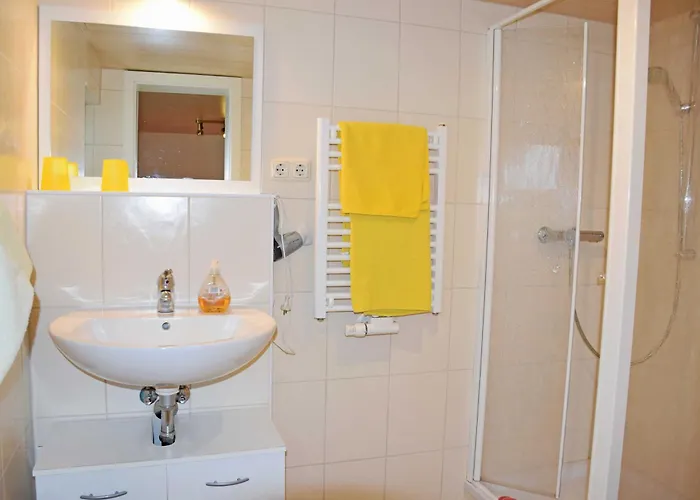 Plogshagen_hiddens Neuendorf (Hiddensee)